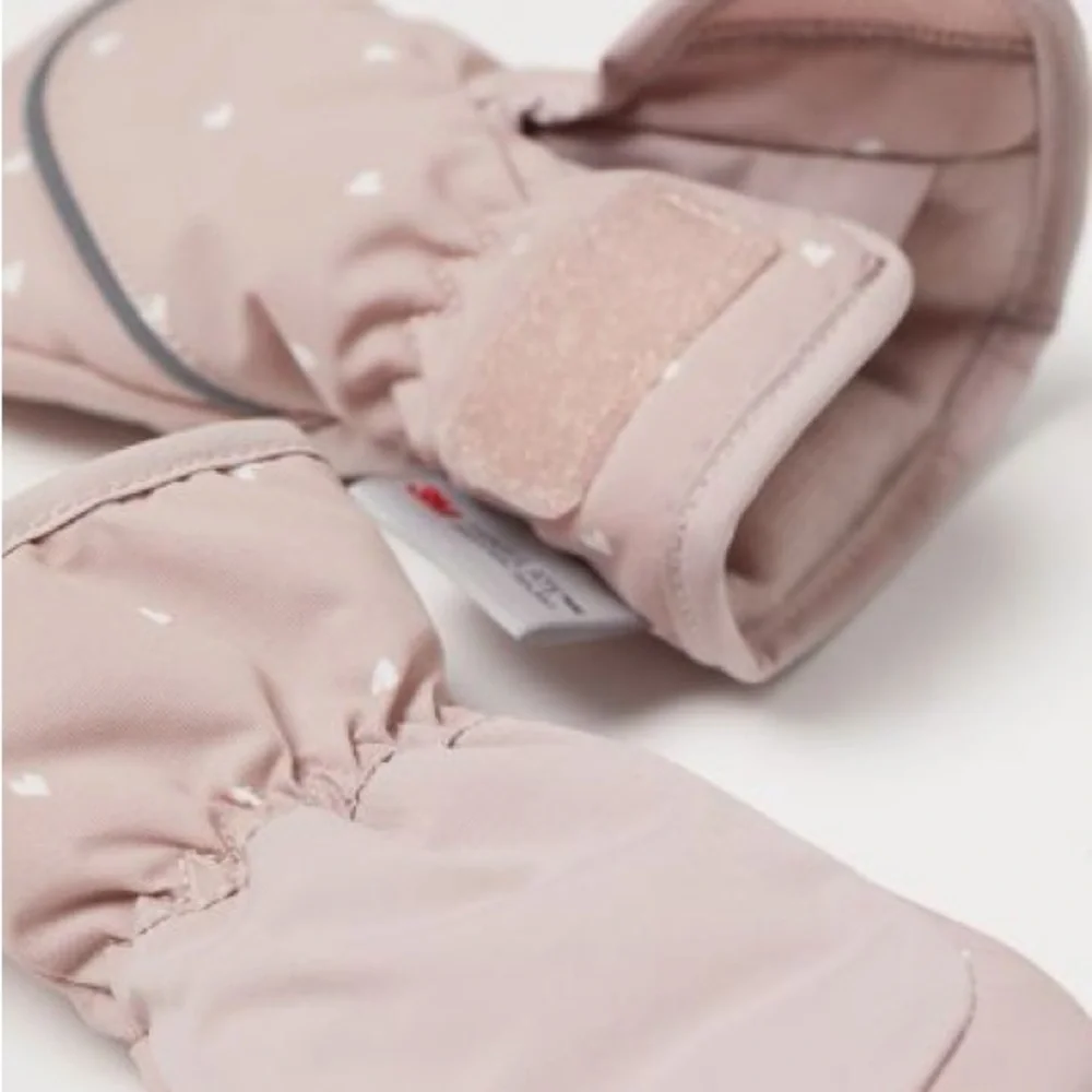 H&M Water-repellent Ski Mittens in Pink Hearts